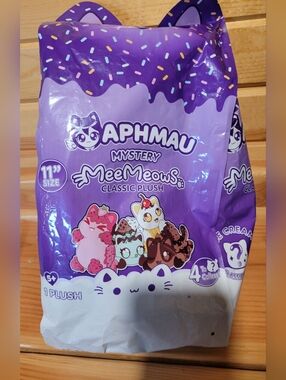 Aphmau Mystery MeeMeows Big 11 Inch Plush- Vanilla Ice Cream Cat (New)
